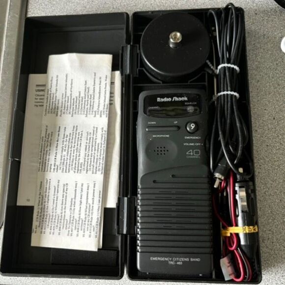 Radio Shack Emergency Citizens Band TRC-463 40 Channel Radio - Picture 1 of 8